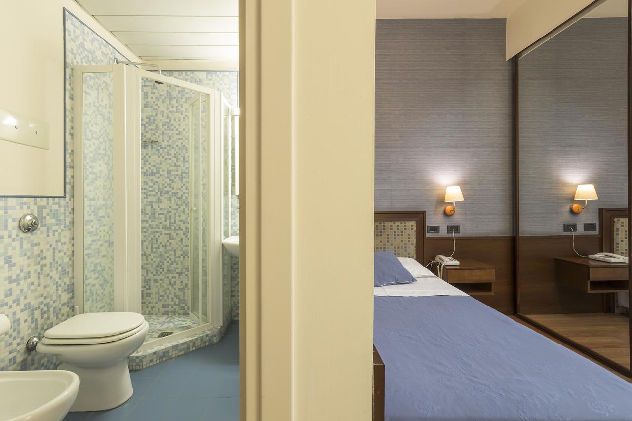 Hotel Montreal 3*