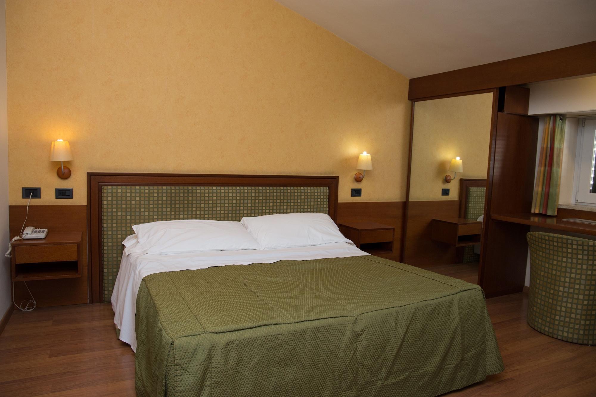 Montreal Hotel Ragusa